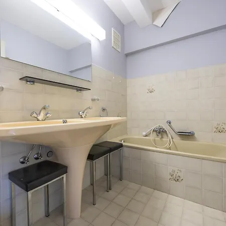 Manager0 - 0511 + Park. 33 Apartment *