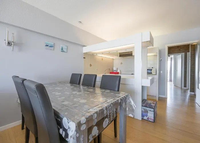 Sea View - 0511 + Park. 33 *